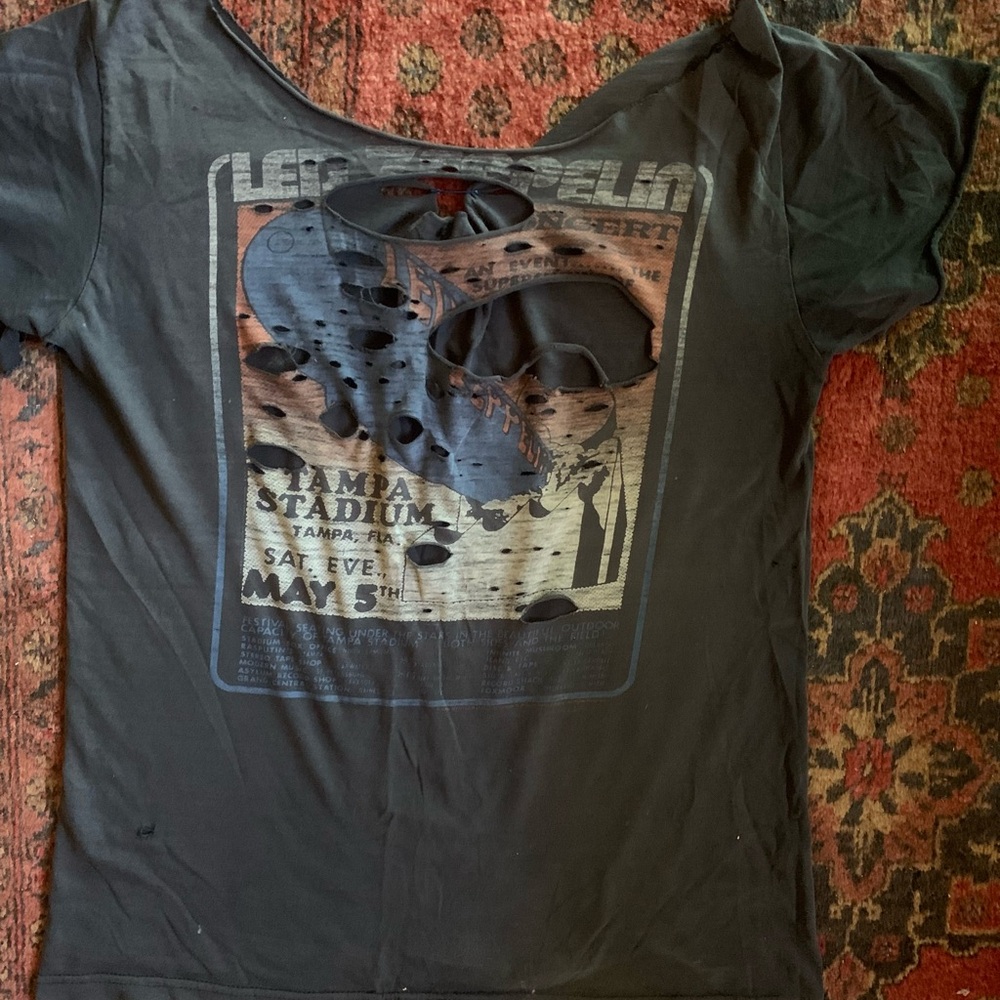 Black Graphic Cutout T-Shirt vintage LED ZEPPELIN concert shirt Tampa Stadium